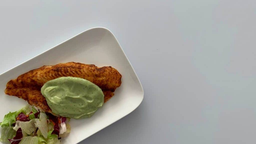 Pangasiusfilet met avocadosaus
